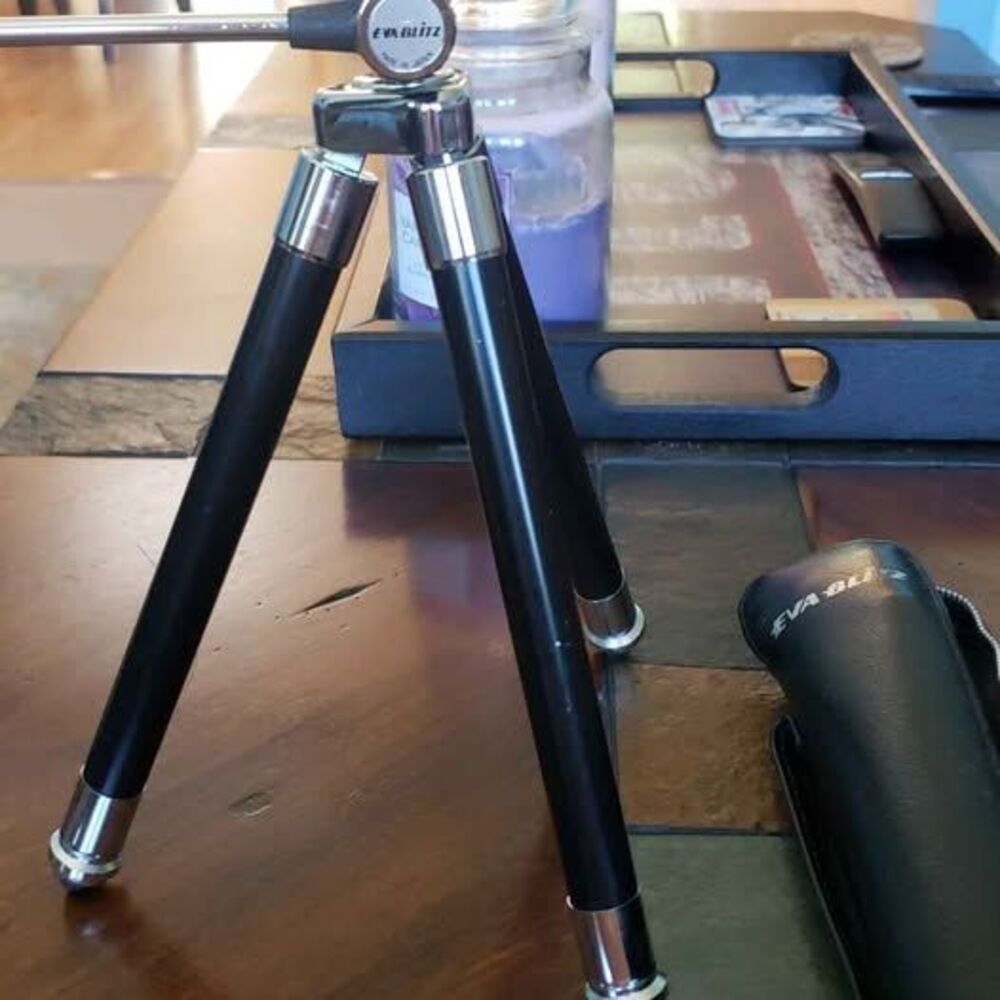 EVA BLITZ Tripod perfect for travel. High quality